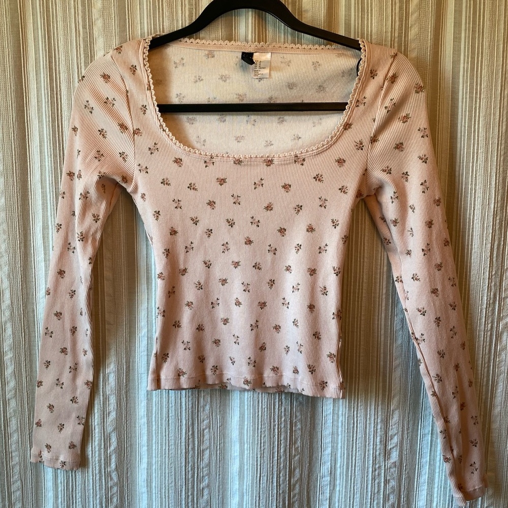 Women's Pink Floral Scoop-Neck Long Sleeve Top